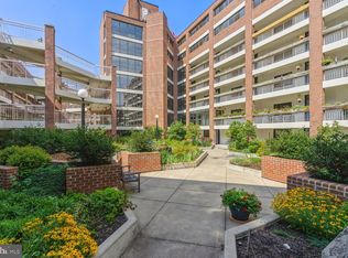 1951 Sagewood Ln #10, Reston, VA 20191