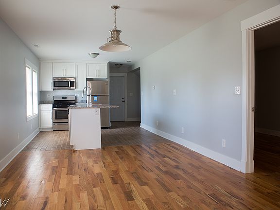 3rd image of 1448 Hervey Ave