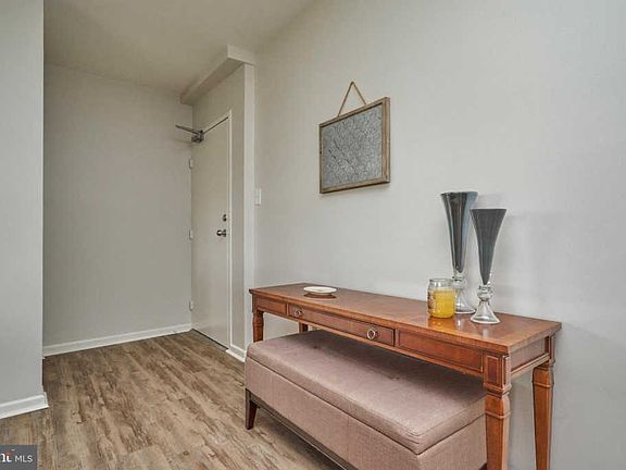 3rd image of 216 Park Terrace Ct SE APT 98