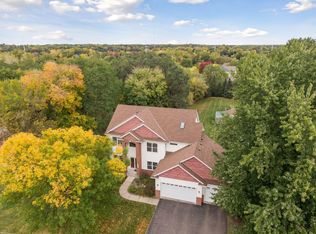 545 Iona Ln, Roseville, MN 55113