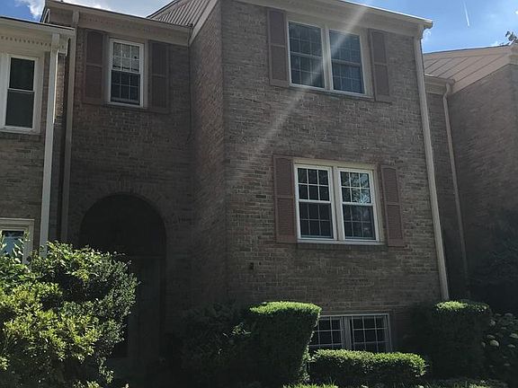 3rd image of 2095 Hopewood Dr