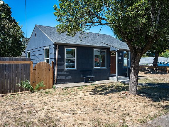 4th image of 237 NE 109th Ave