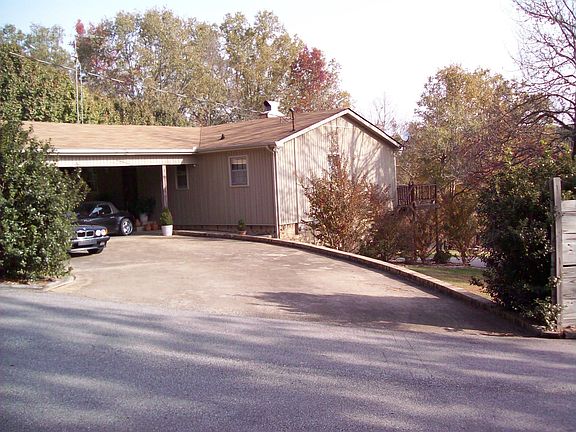 The upper driveway.