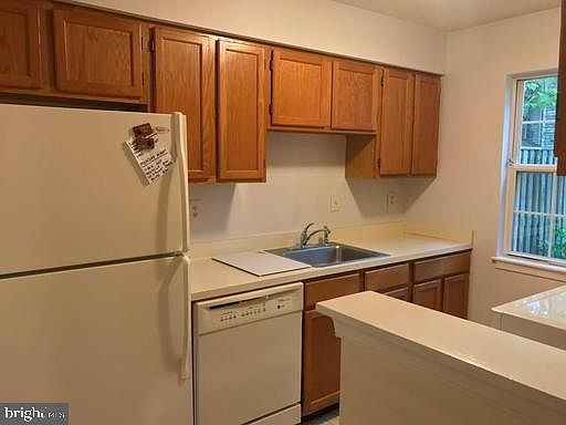 3rd image of 15641 Ambiance Dr