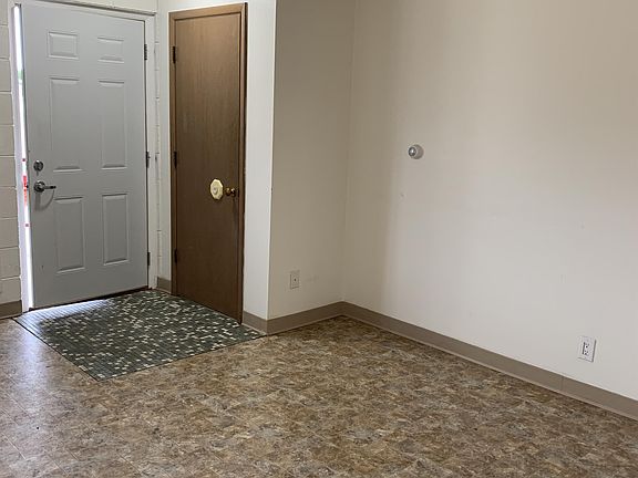 2nd image of 819 Lincoln Way #14966281
