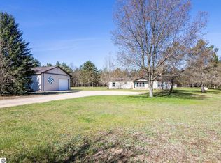5891 N 19th Rd, Mesick, MI 49668