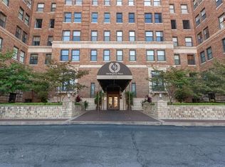229 Ward Pkwy APT 301B, Kansas City, MO 64112