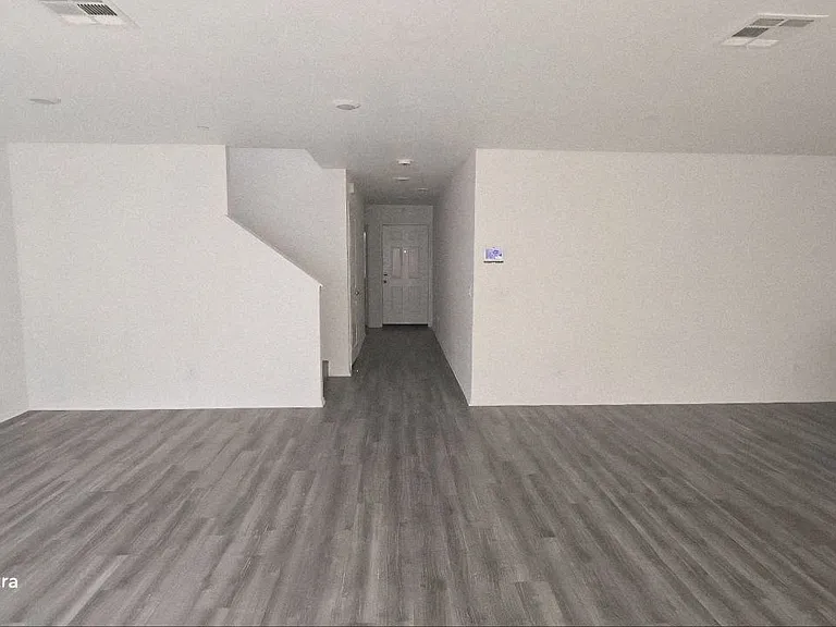 44213 42nd St W — Photo 2