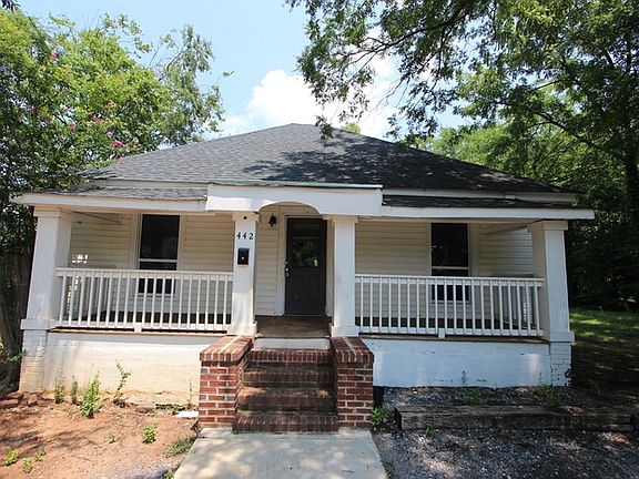 2nd image of 442 Hall St