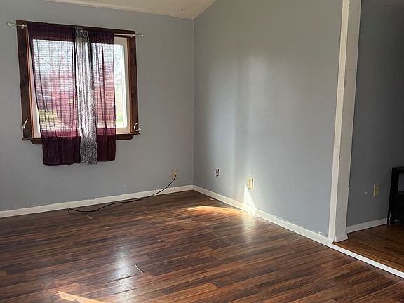 2nd image of 1074 Wade Dr