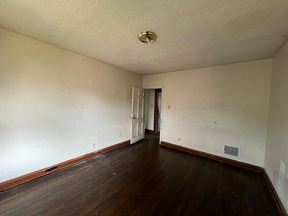 2nd image of 1840 Dalewood Pl