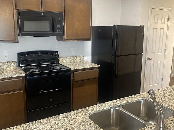 4th image of 5816 McGregor Loop #A