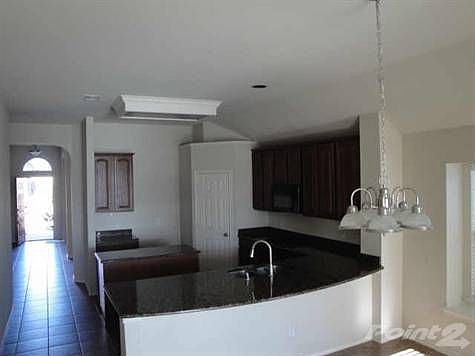 5th image of 9425 Woodhurst Dr