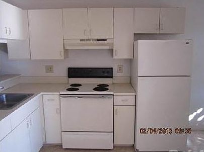 3rd image of 4010 Lakeside Dr