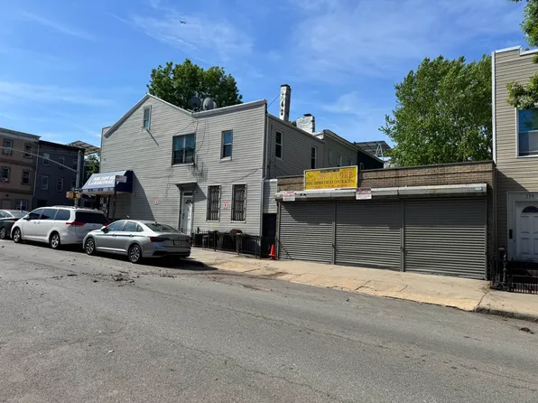 556 6th Avenue image 2 of 12