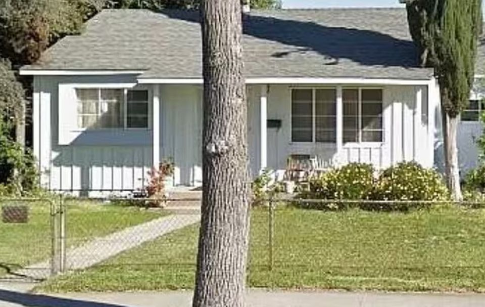 1st image of 14547 Hallwood Dr