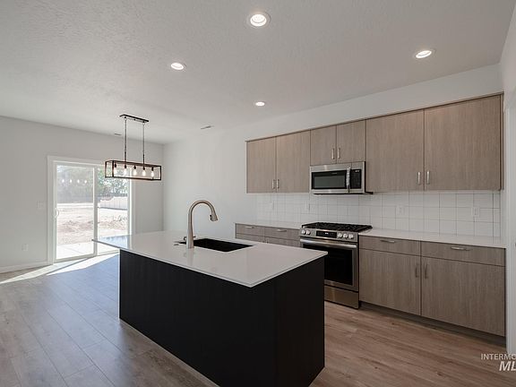 4th image of 4988 S Amorita Ave