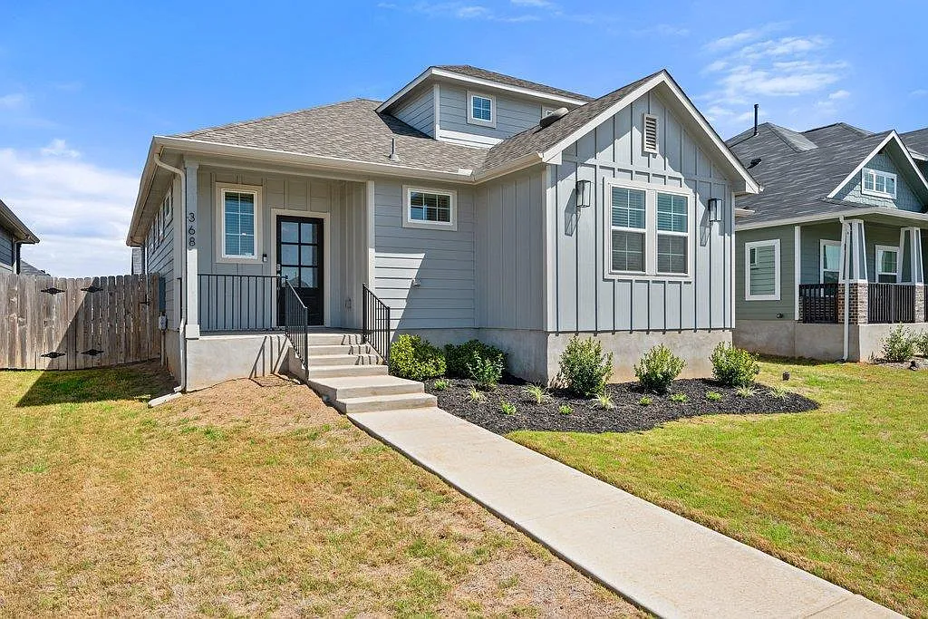 4 bed, 3.0 bath, 2232 sqft, $2,400 — Photo 1