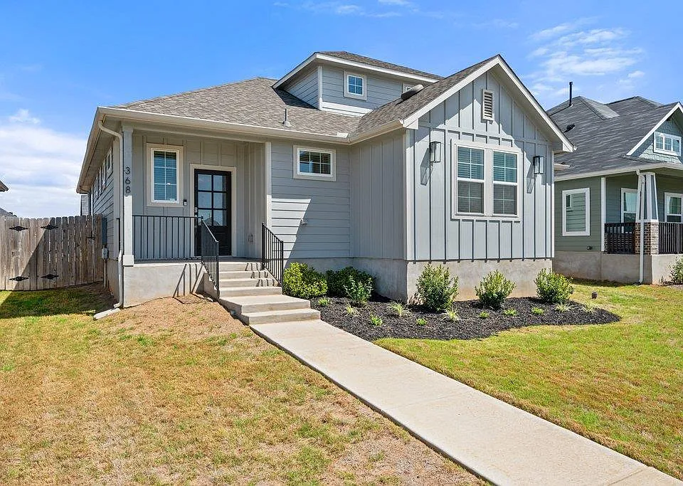 368 Banff Dr