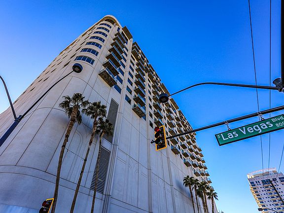 2nd image of 900 Las Vegas Blvd S Unit 914