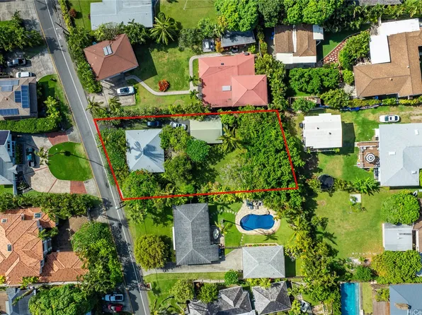 1421 Aalapapa Dr, Kailua, HI 96734