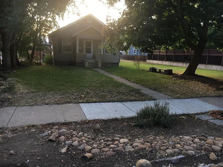 1005 N C St — Photo 1