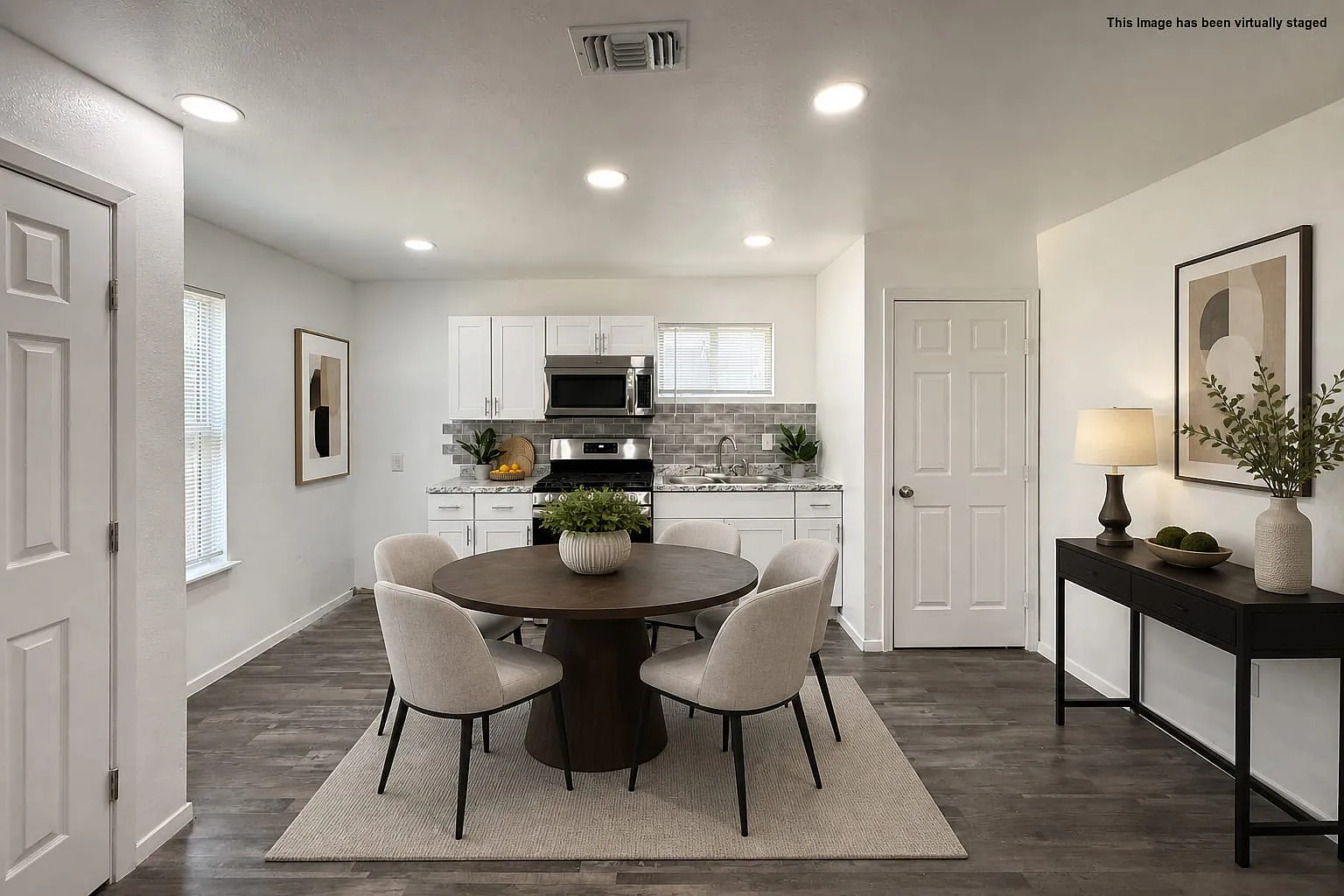 2 bed, 1000 sqft, $2,300 — Photo 3