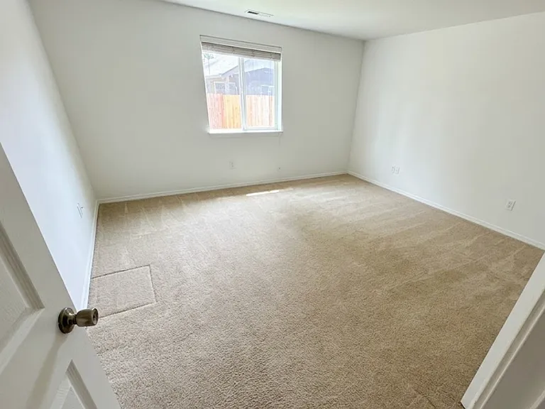 3517 NE Hembree St — Photo 6