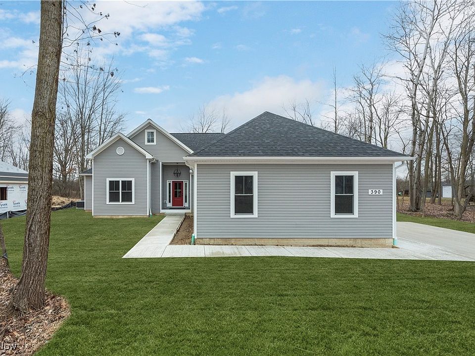 1st image of 390 Reserve Ave