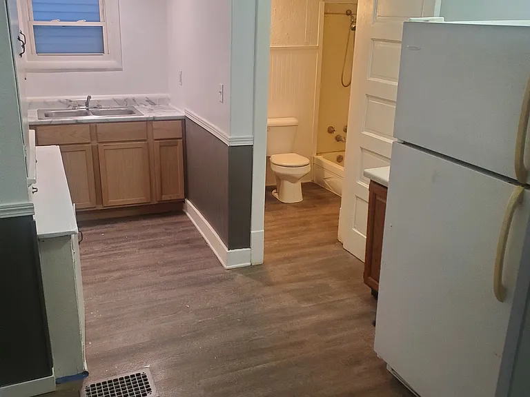 1742 S 64th St #UPPER — Photo 10