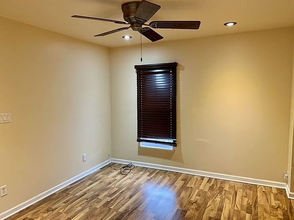 2nd image of 208 Illinois St