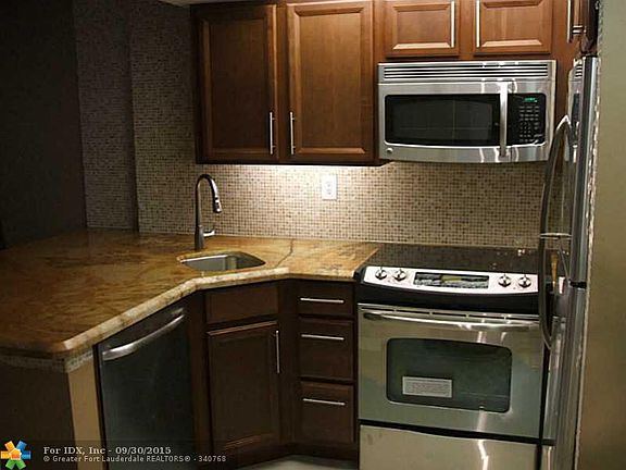 3rd image of 2900 NE 30th St APT 5B