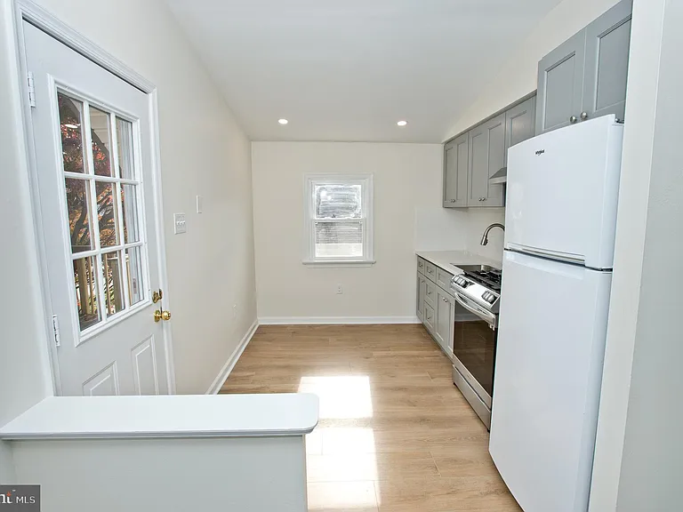 2530 2nd Floor Chestnut Ave — Photo 15