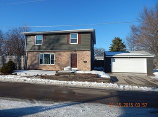 5401 11th Ave #B, Moline, IL 61265