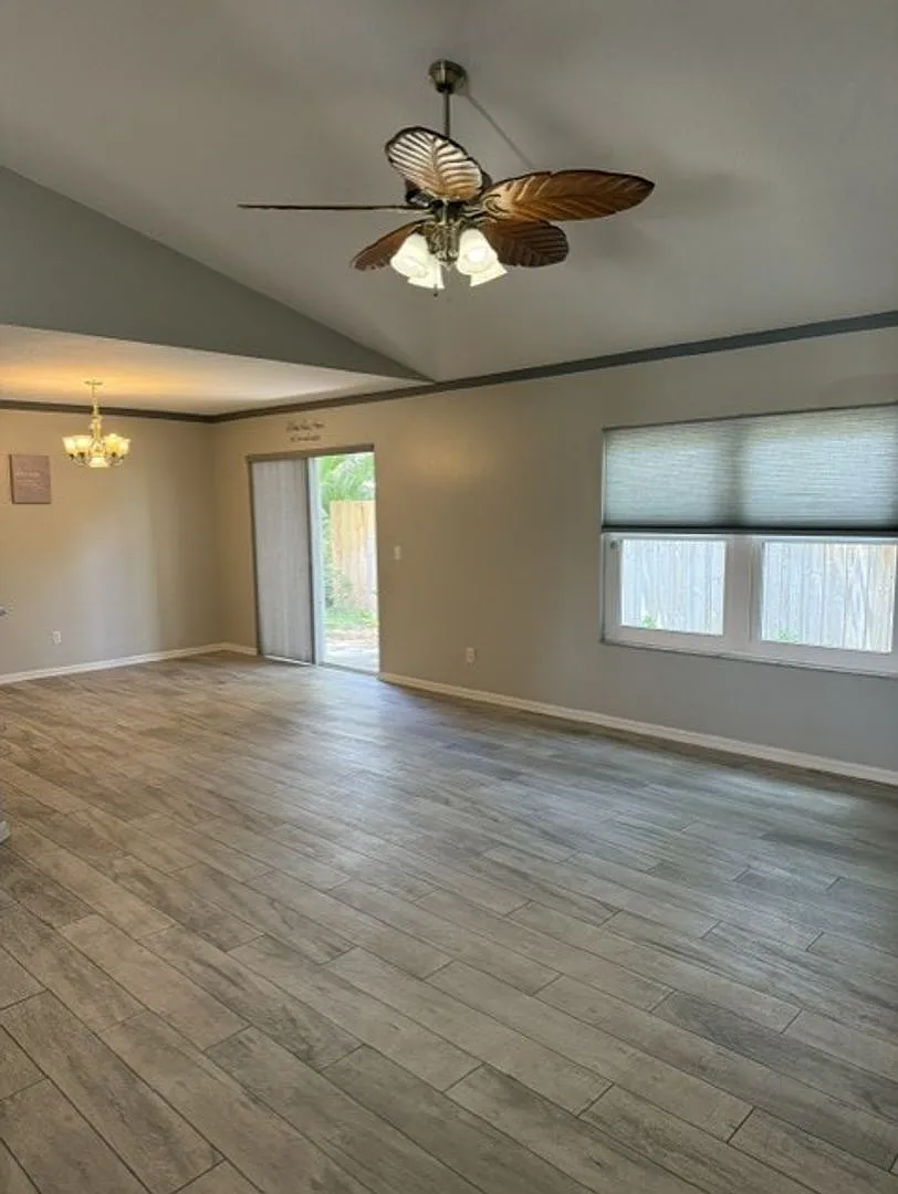 Building Photo - 6633 Foxmoor Dr