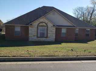 1510 N 24th St, Van Buren, AR 72956