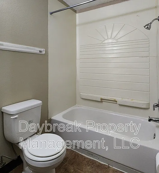 2414 3rd Ave N #7 — Photo 13