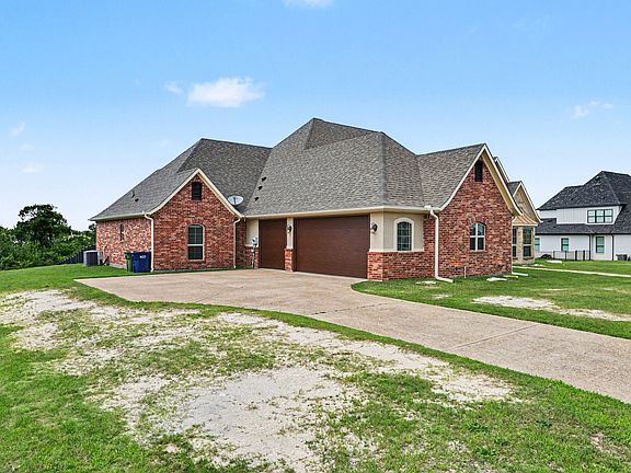 3rd image of 2016 Fox Bend Trce