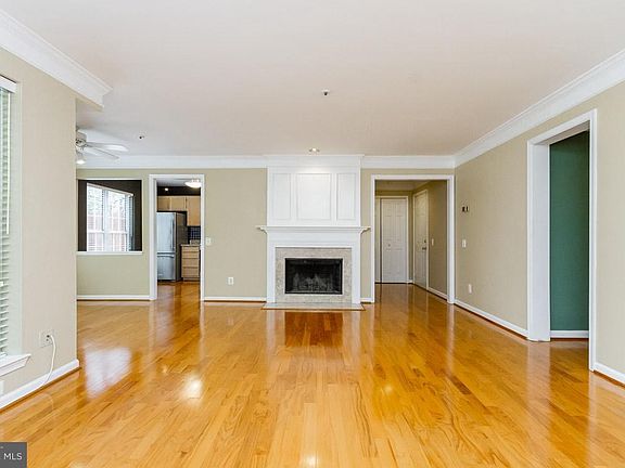 4th image of 2804 Emma Lee St APT 101