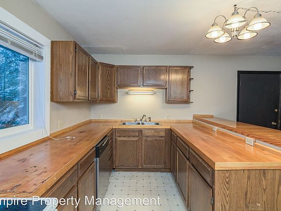 5th image of 1122 Matthew Cir APT A