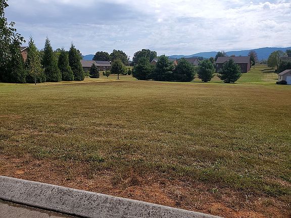 2nd image of 517 Golden Rose Dr