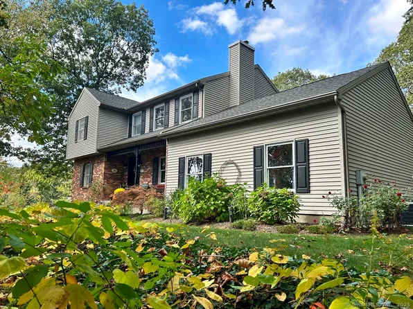 29 Saddle Road, Wolcott, CT 06716