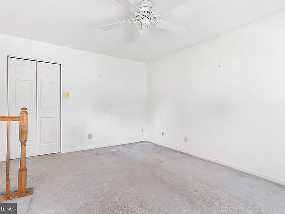 3rd image of 14 Coralberry Dr