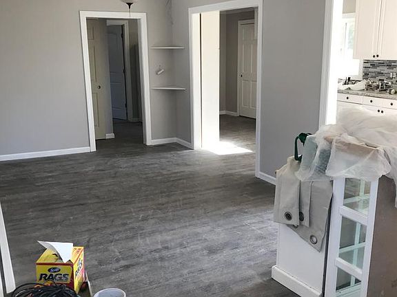 4th image of 1501 Idlewild Dr