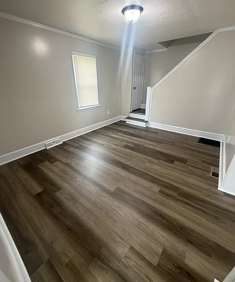 111 S Wilson Ave — Photo 24