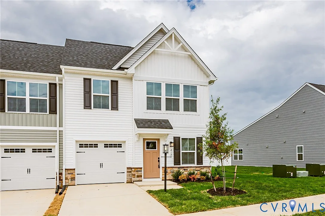3 bed, 2.5 bath, 1670 sqft, $2,500 — Photo 1