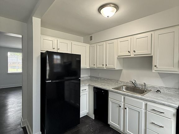 5th image of 2352 Denniston Ave SW #58