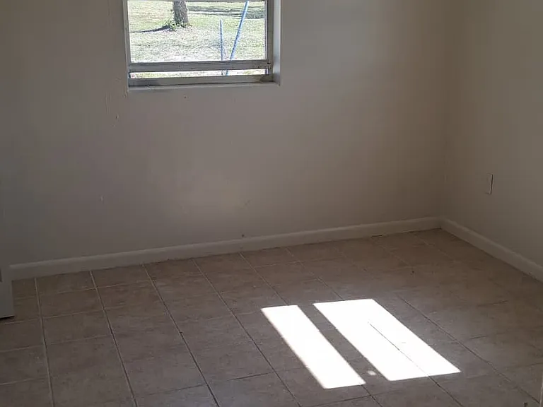 803 Avenue G #A — Photo 8