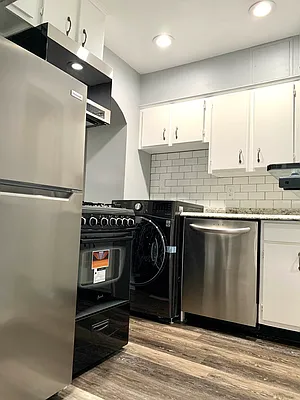 Rented by Bond New York | media 23