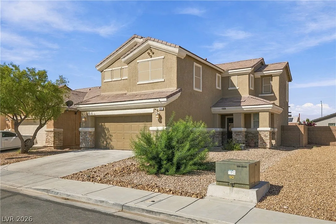 4 bed, 2.5 bath, 1886 sqft, $2,195 — Photo 2